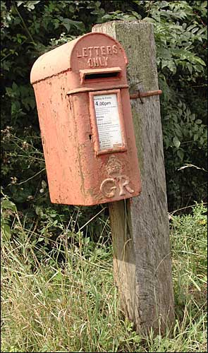 Post box between Pebworth and Dorsington; August 5th, 2004